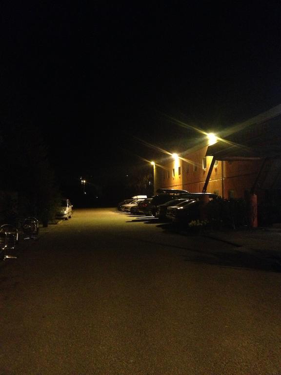 Les 4 Vallees Hotel Albertville Eksteriør billede